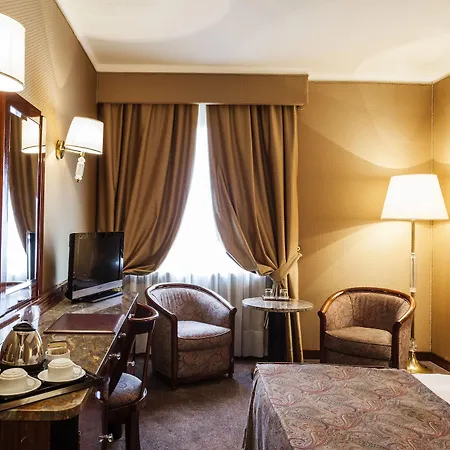 Hotel Doria Grand Milan