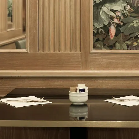 Hotel Doria Grand Milan