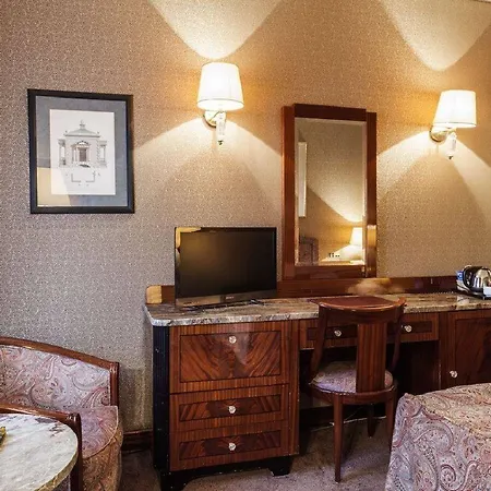 Hotel Doria Grand Milan
